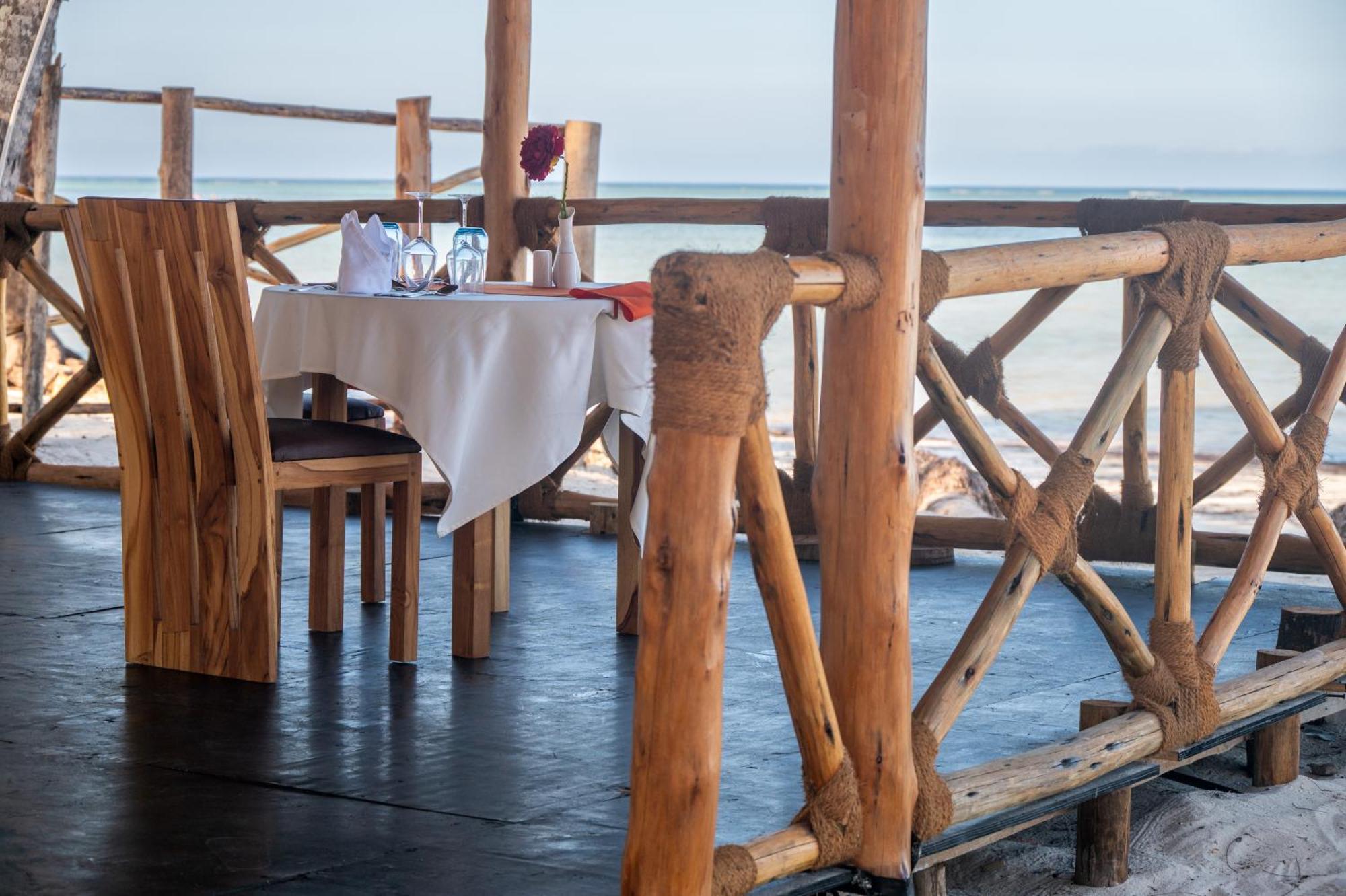 Royal Mandarin Hotel & Resort Pwani Mchangani Extérieur photo