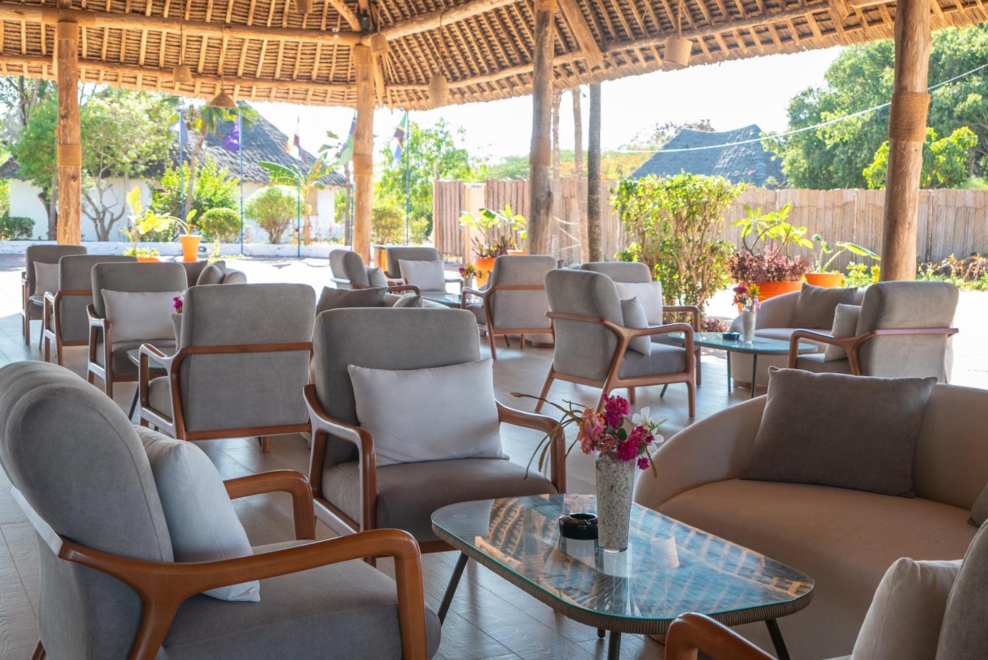 Royal Mandarin Hotel & Resort Pwani Mchangani Extérieur photo